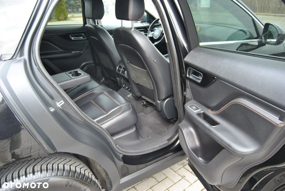 Jaguar F-Pace 20d Prestige - 13