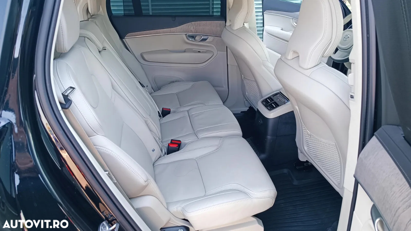 Volvo XC 90 - 32