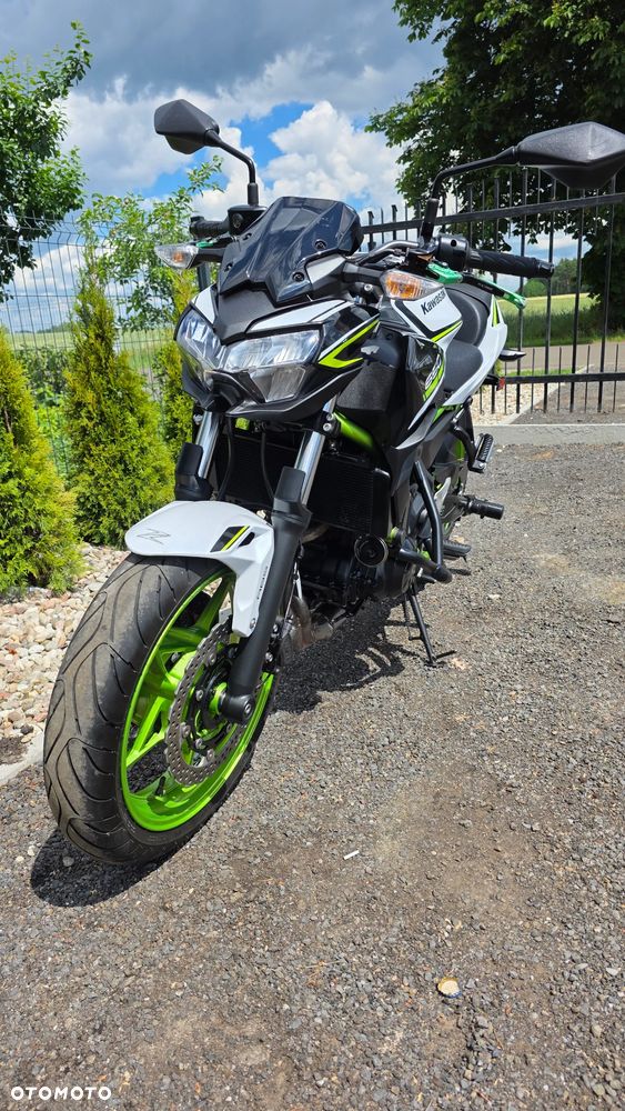 Kawasaki Z - 12