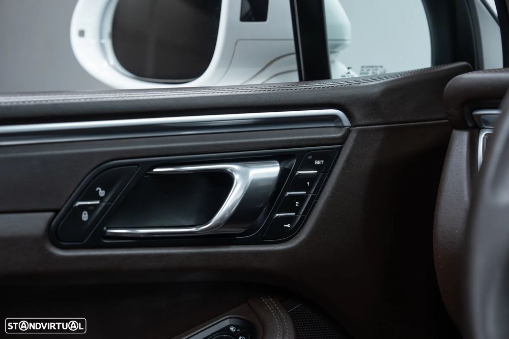Porsche Macan Turbo PDK - 23