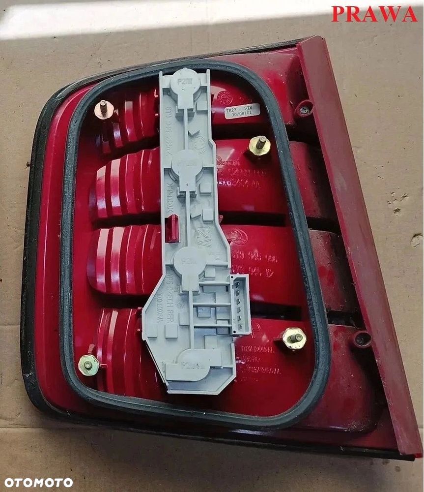 Fabia I lampa tylna tył LEWA HB PRAWA KOMBI lift Skoda - 4