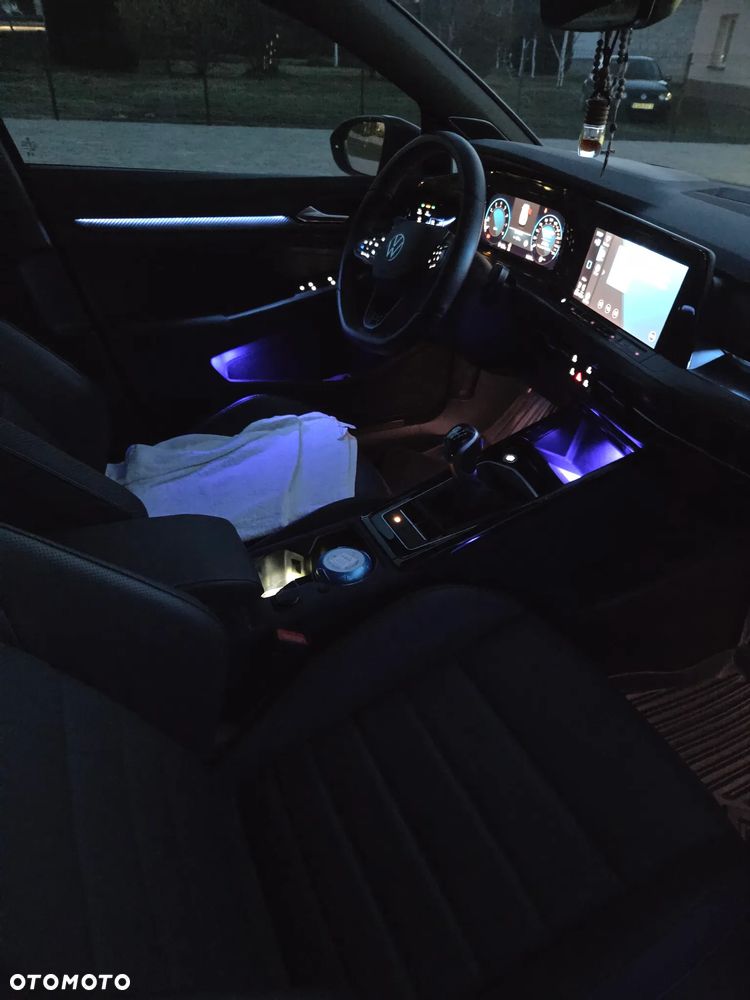 Volkswagen Golf - 34