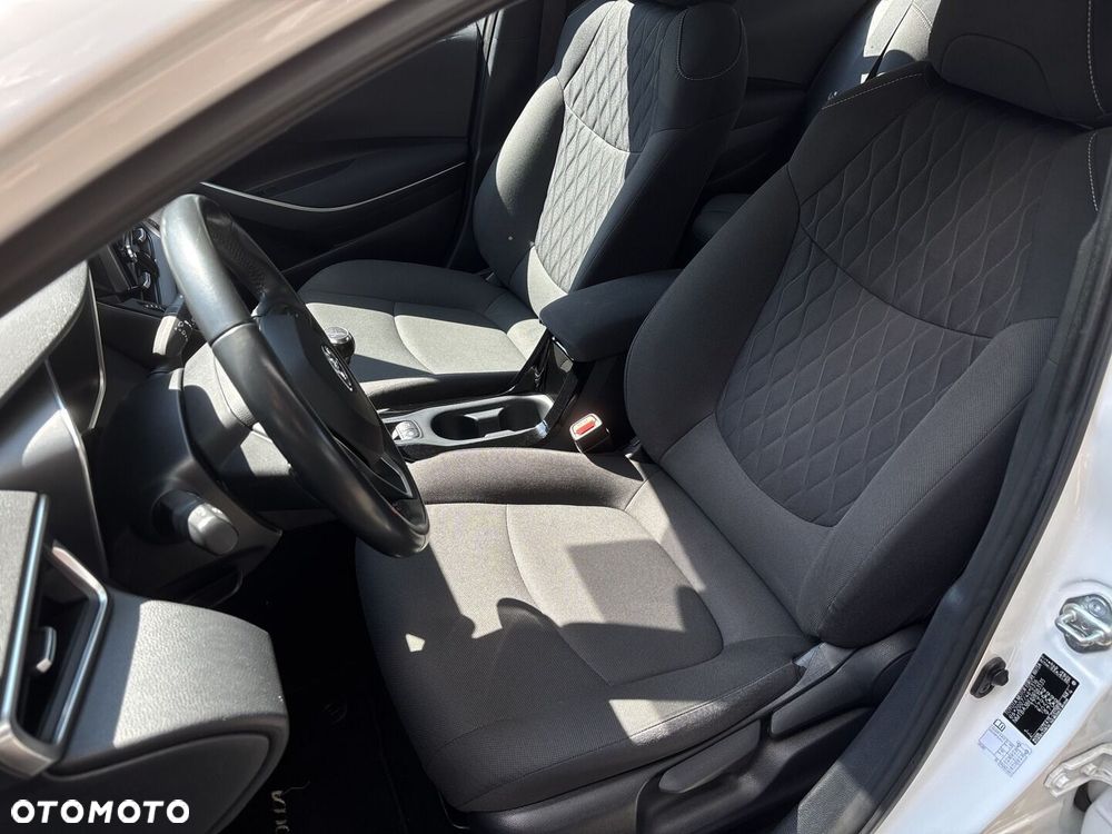Toyota Corolla - 22
