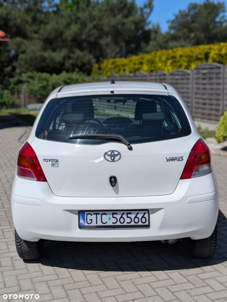 Toyota Yaris - 4