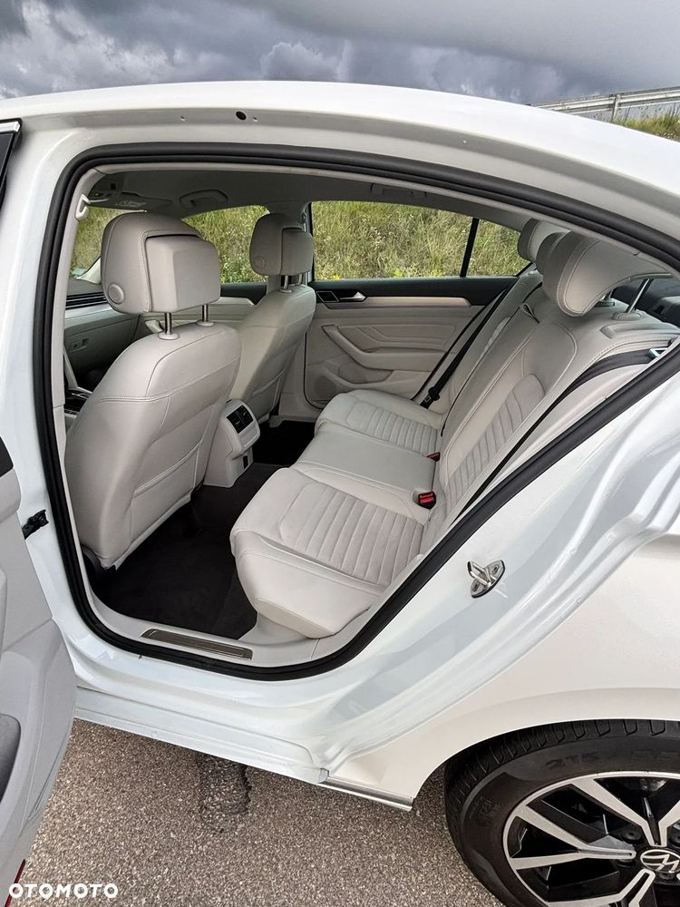 Volkswagen Passat 2022 photo 5