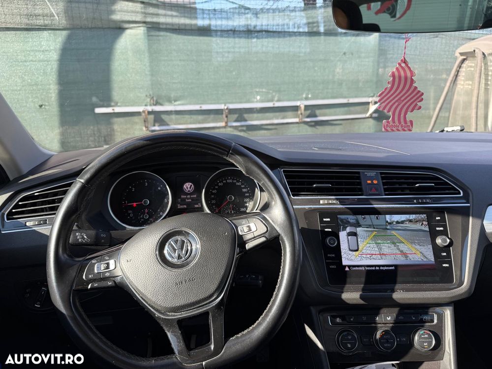 Volkswagen Tiguan 2.0 TDI 4Mot DSG Comfortline - 24