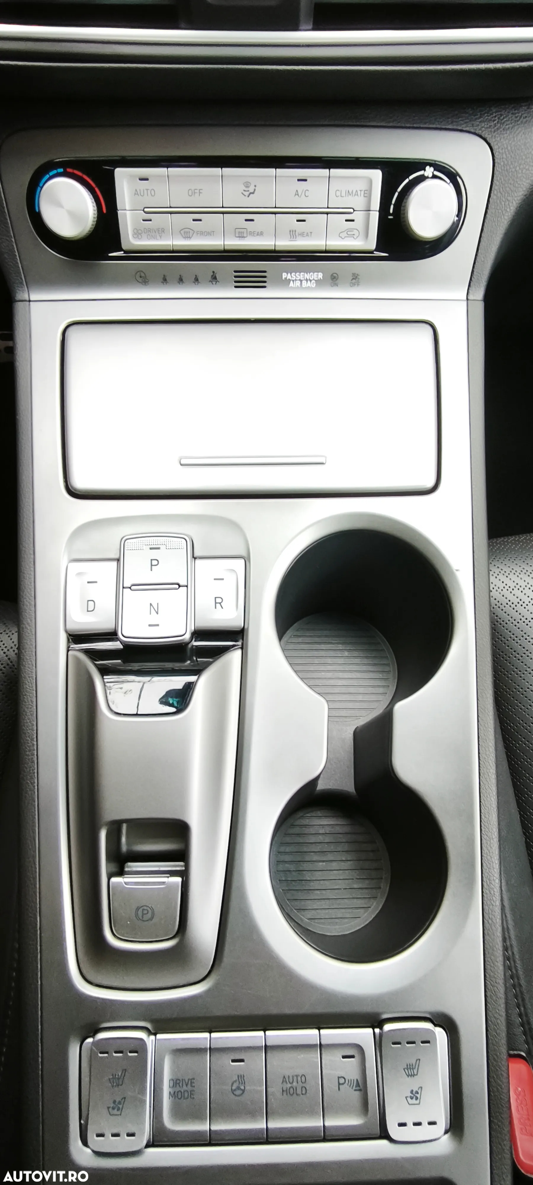 Hyundai KONA EV Premium - 11