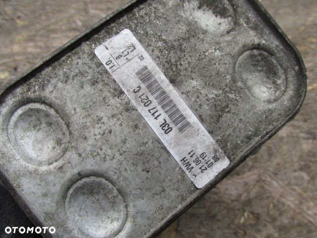 Audi Q5 I 8R 2.0 tdi 2012r 03L117021C Podstawa filtra oleju chłodnica oleju - 7