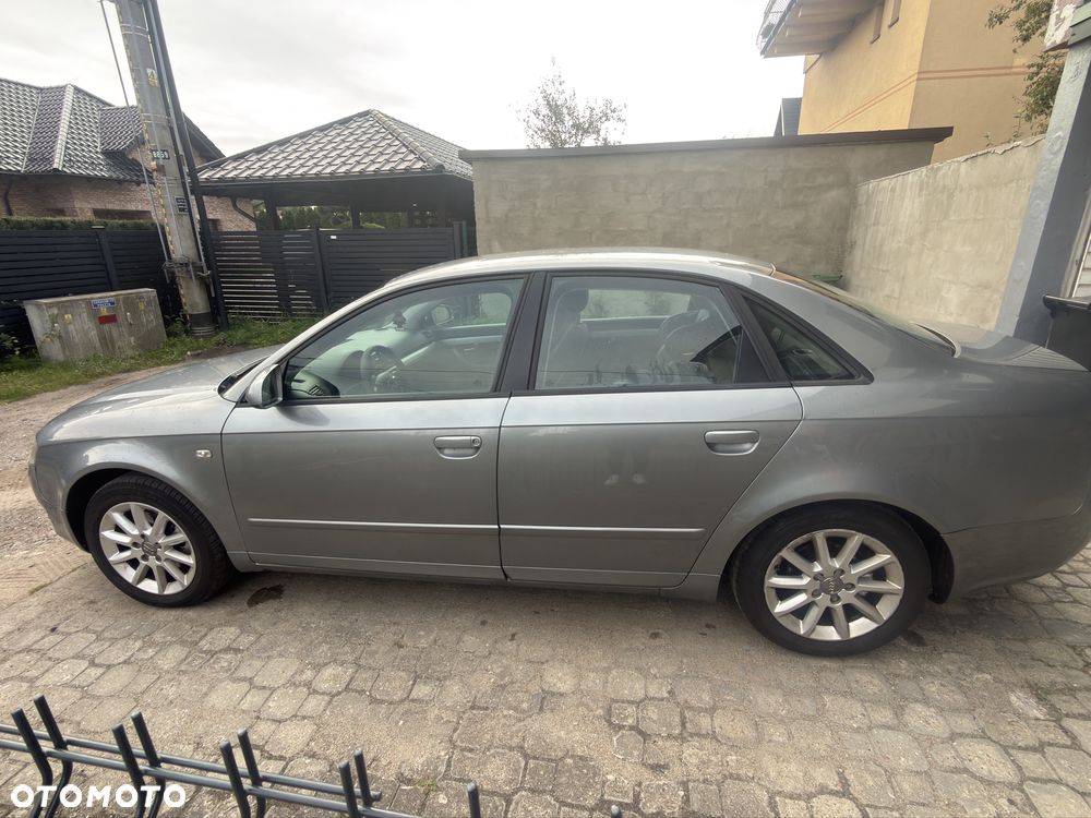 Audi A4 Limousine - 3