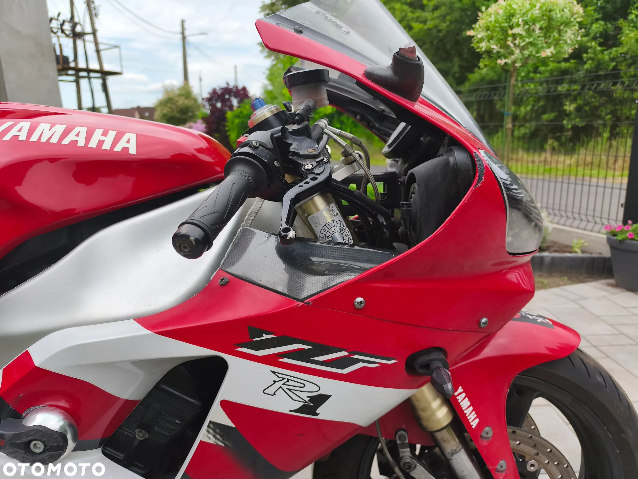 Yamaha R1 - 19