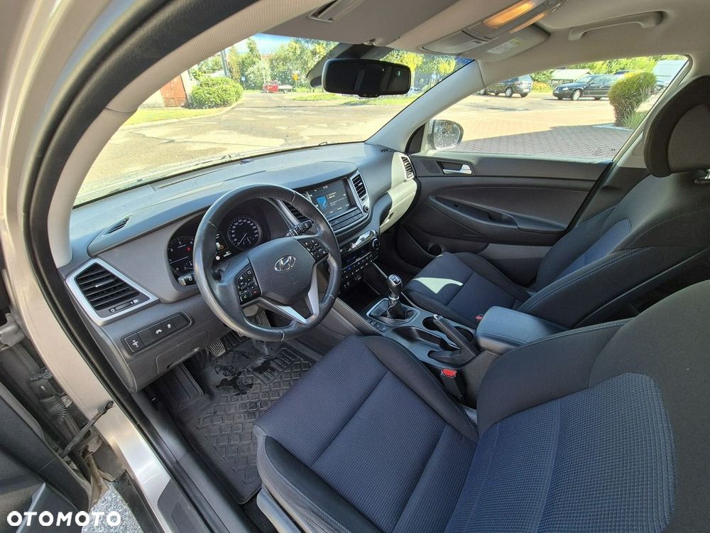 Hyundai Tucson 2.0 CRDI 2WD Style - 12