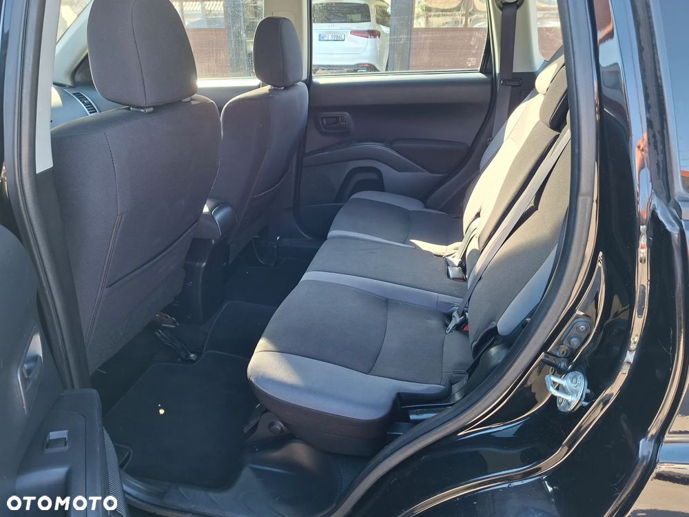 Mitsubishi Outlander 2.0 DI-D 4WD Intense - 9