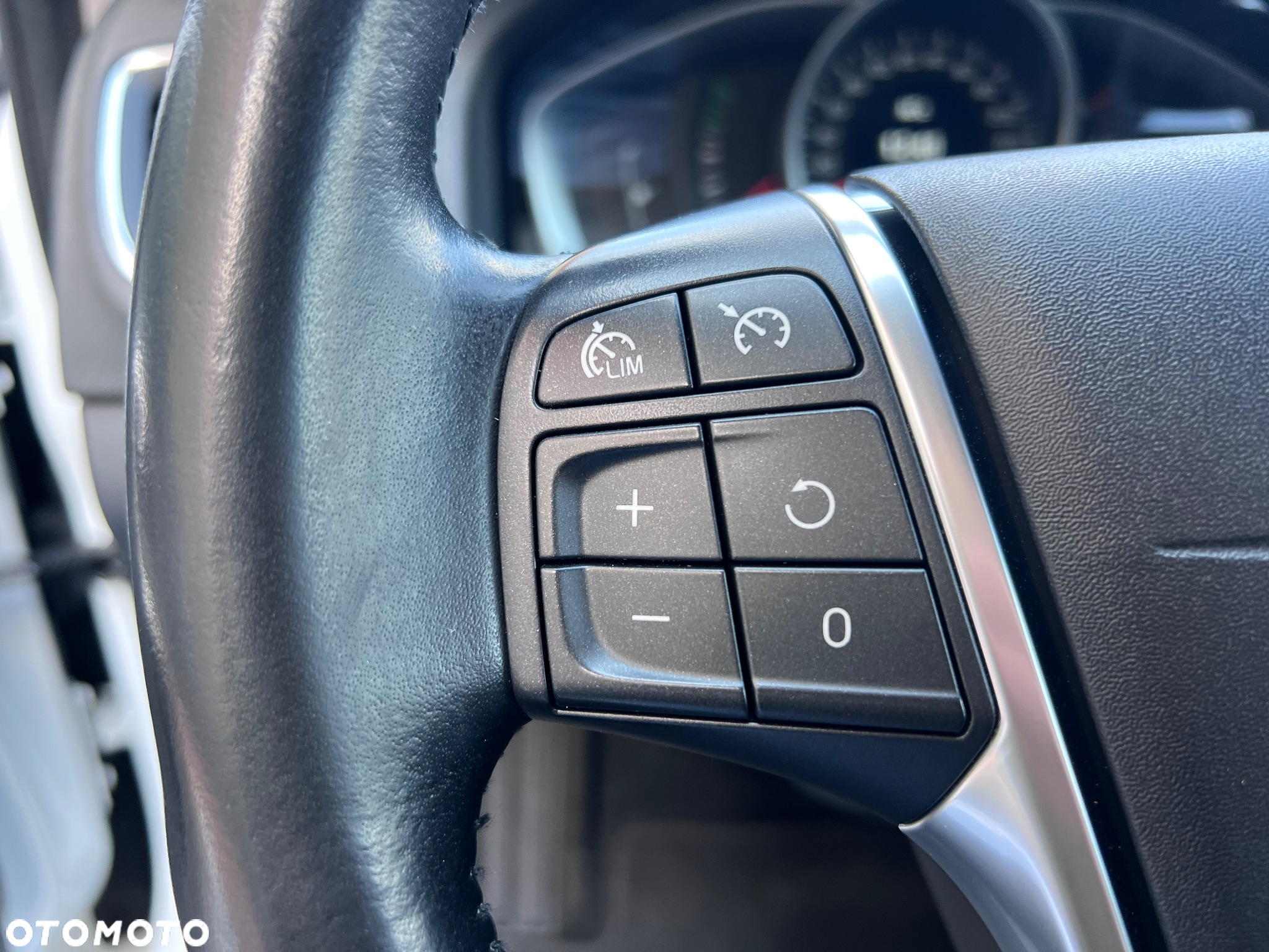 Volvo V60 Cross Country D4 Drive-E Momentum - 29