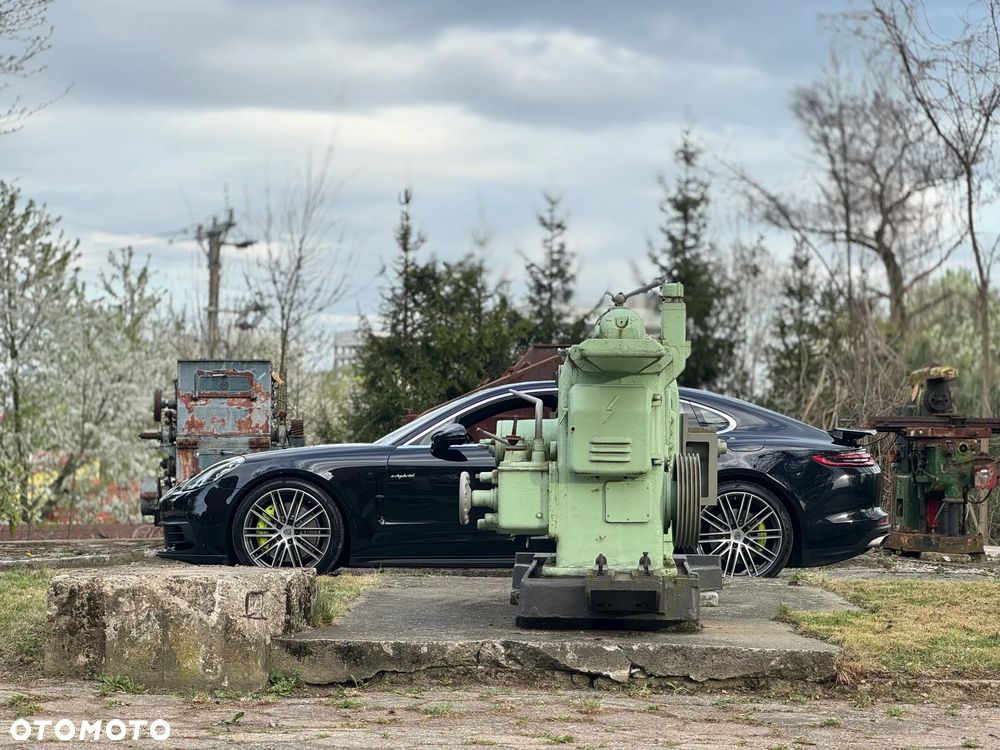 Porsche Panamera 4 E-Hybrid - 22