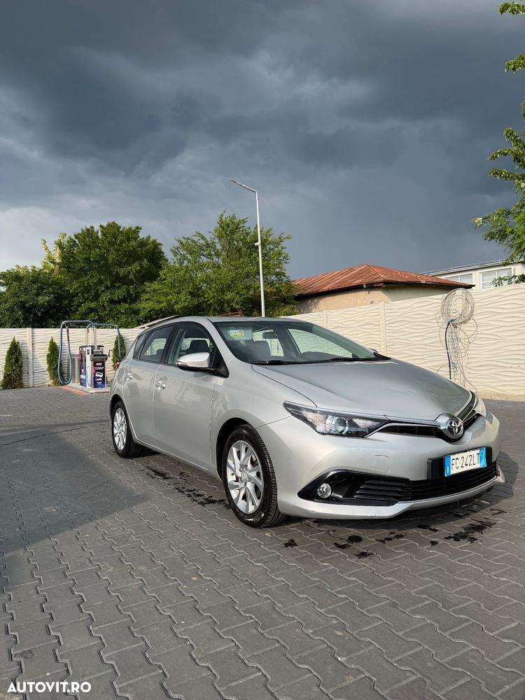 Toyota Auris 1.4 D-4D Cool - 2