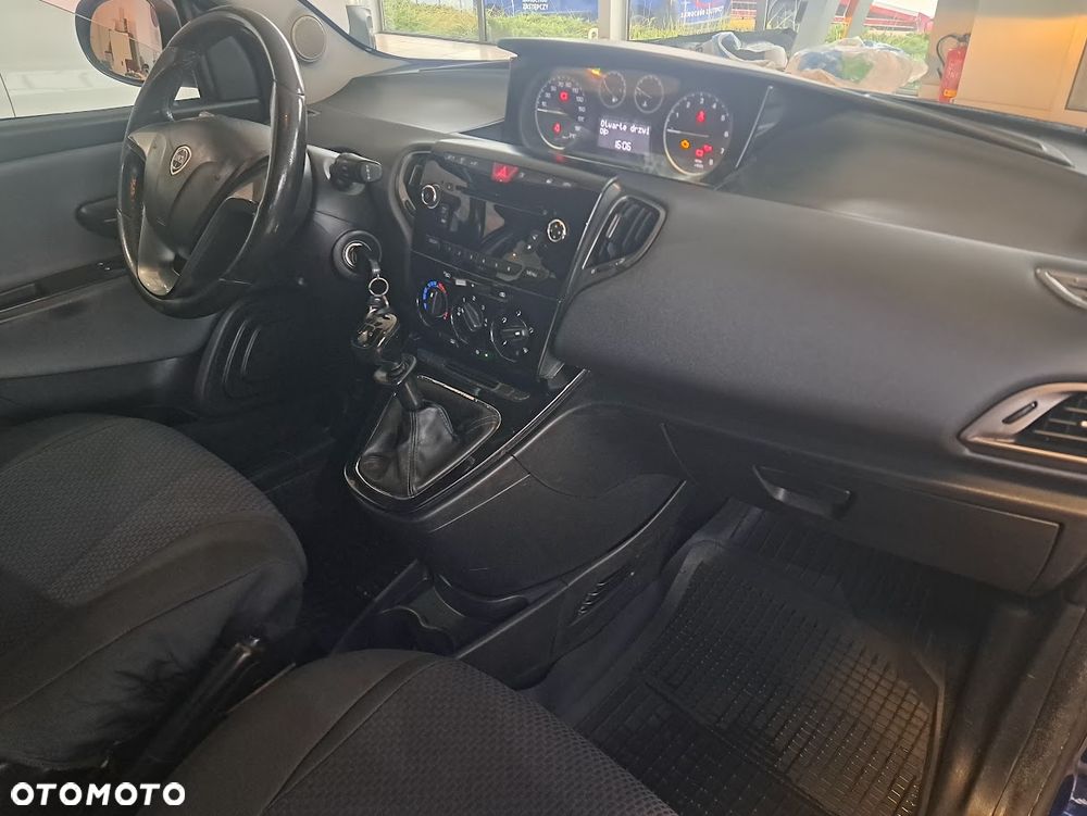 Lancia Ypsilon 1.2 8V Elefantino S&S - 9