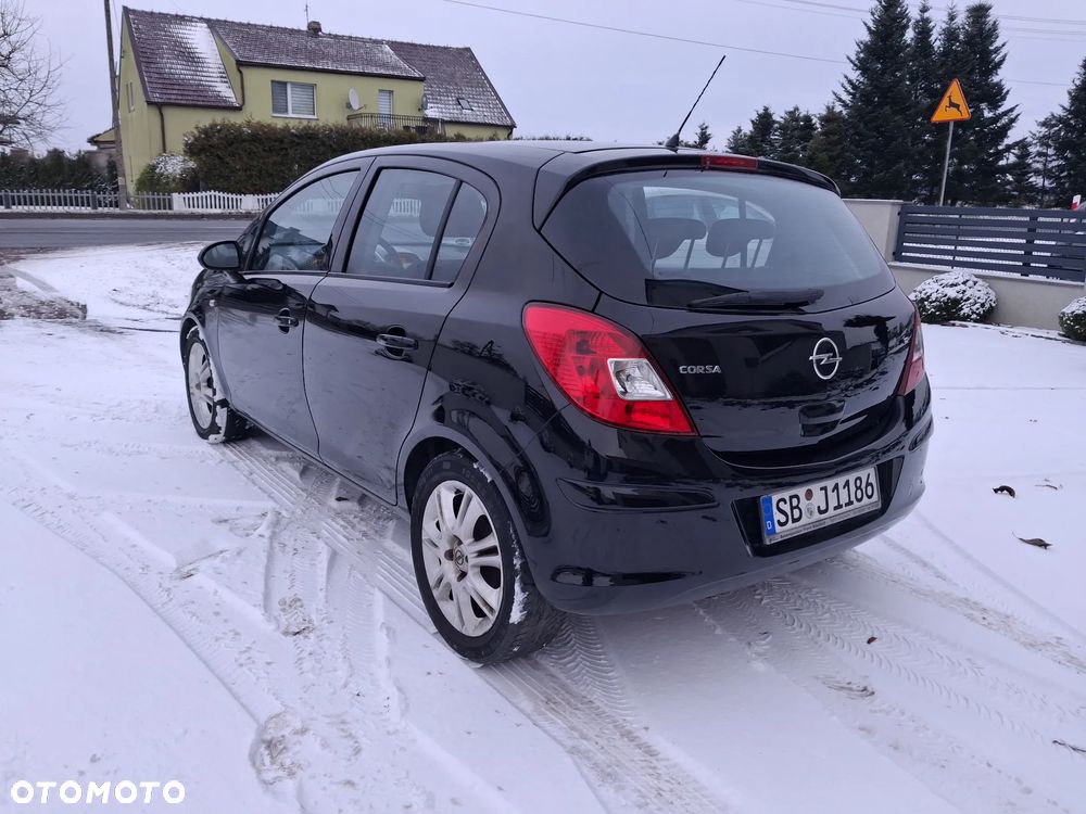 Opel Corsa 1.2 16V Cosmo - 32