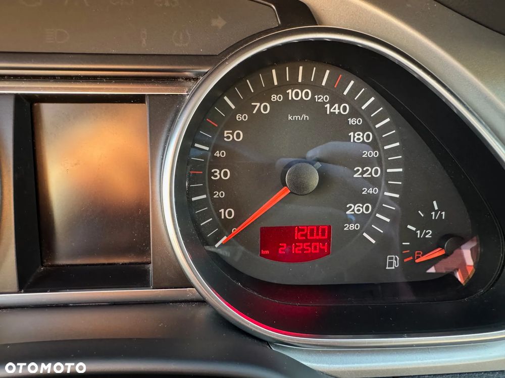 Audi Q7 3.0 TDI Quattro Tiptronic - 27