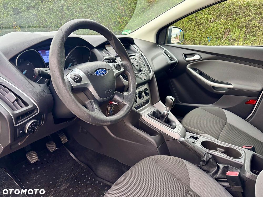 Ford Focus 1.6 TDCi DPF Champions Edition - 8