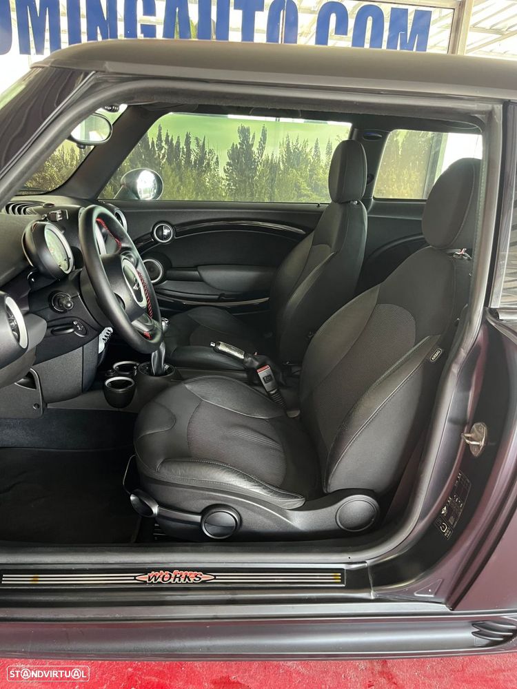 MINI 3 Portas Cooper D - 19