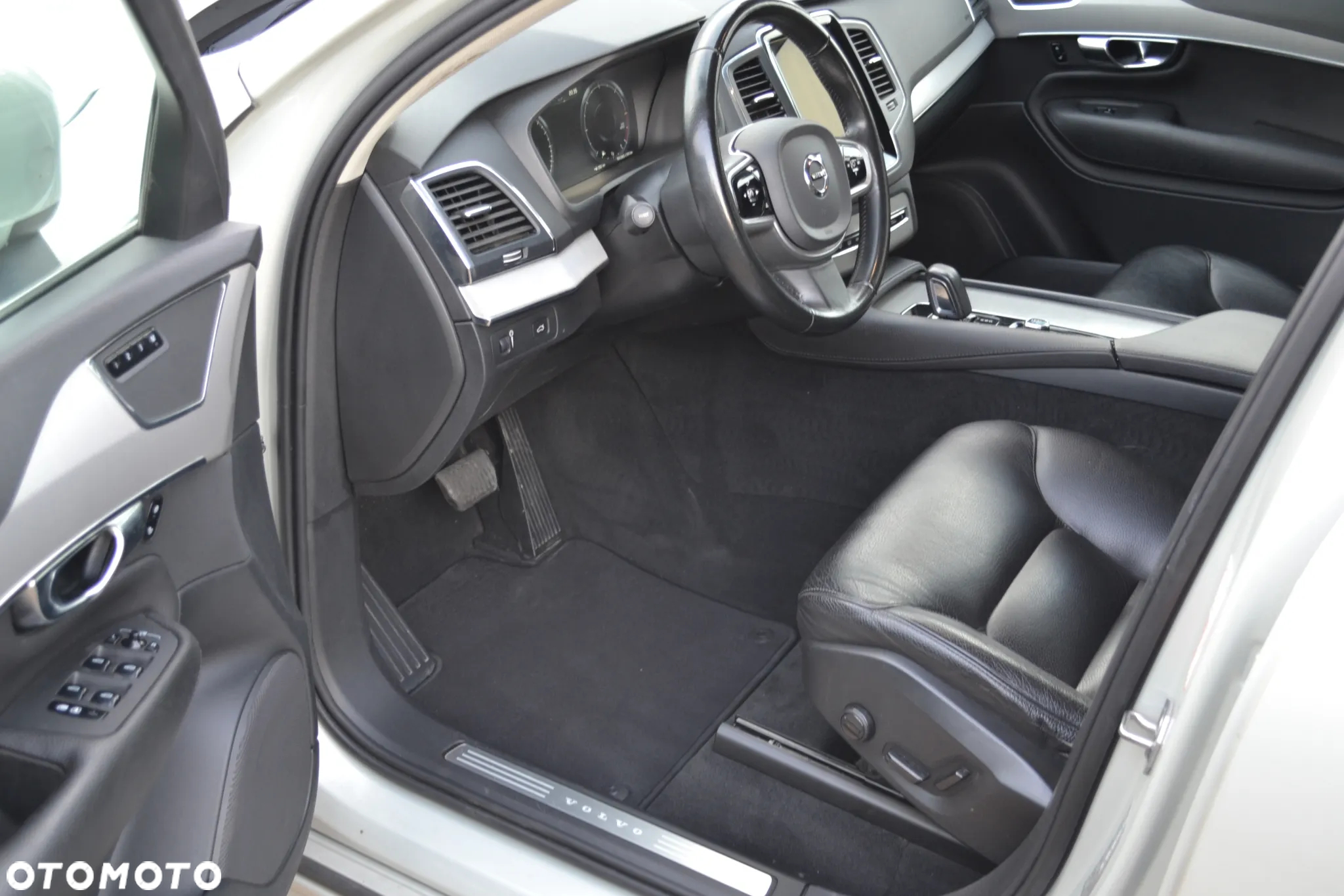 Volvo XC 90 D5 SCR AWD Momentum 7os - 14