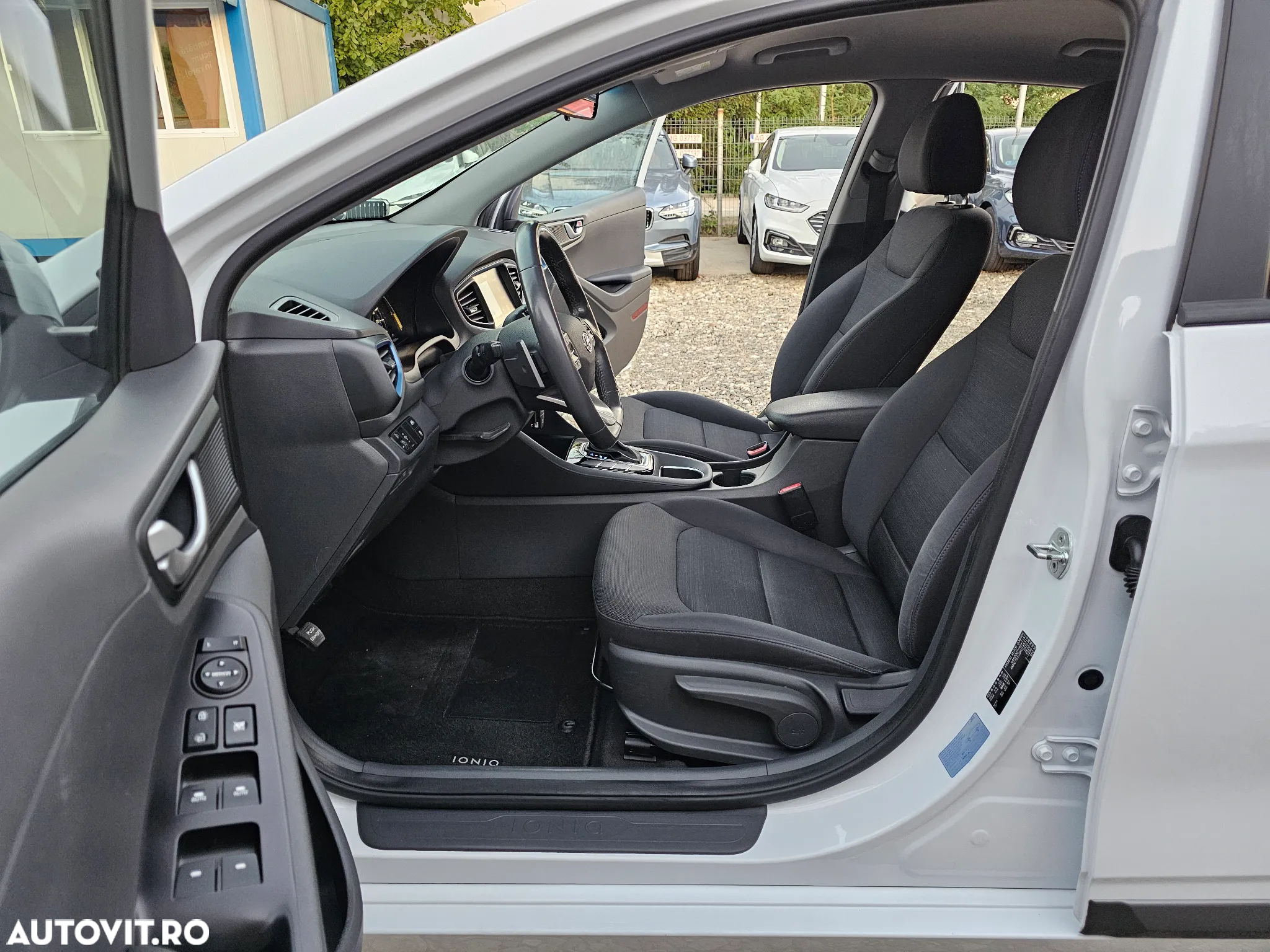 Hyundai IONIQ - 19