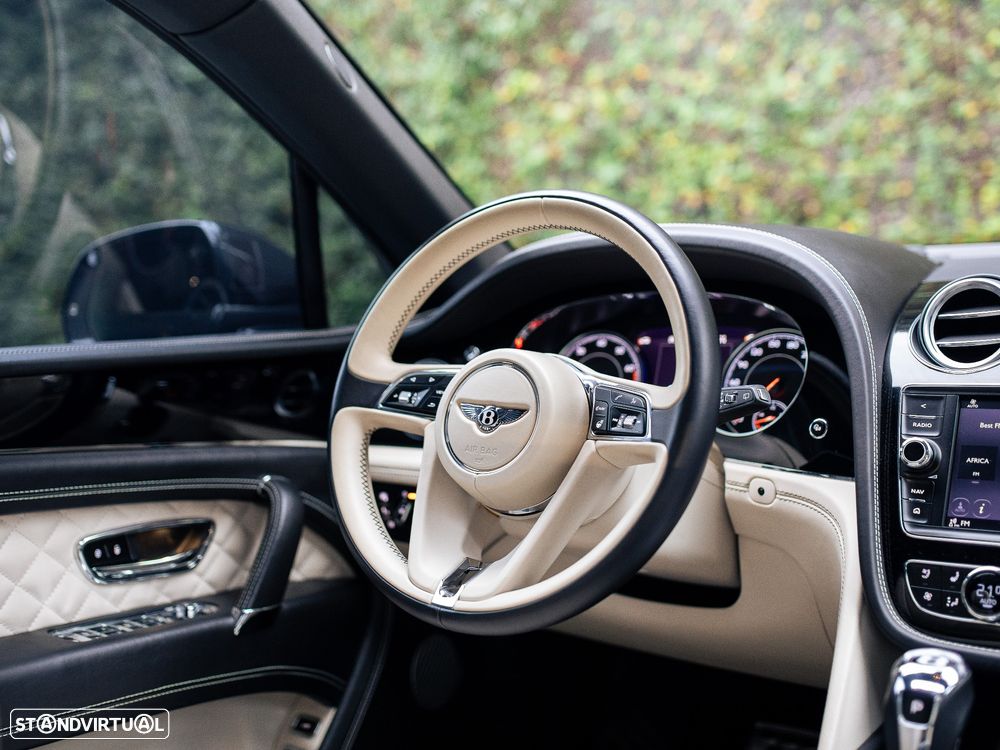 Bentley Bentayga W12 Mulliner - 29