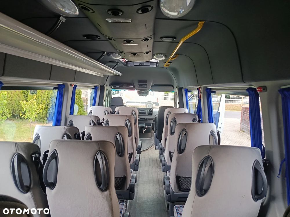 Mercedes-Benz Sprinter - 14