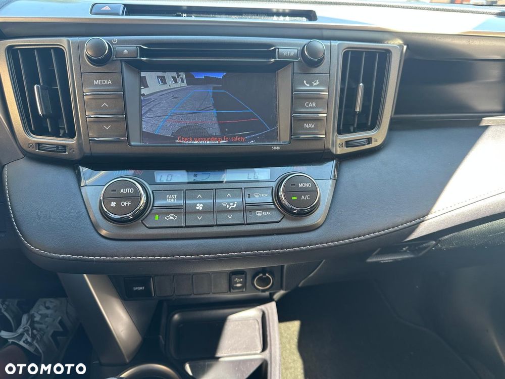 Toyota RAV4 2.2 D-4D 4x4 Life - 8