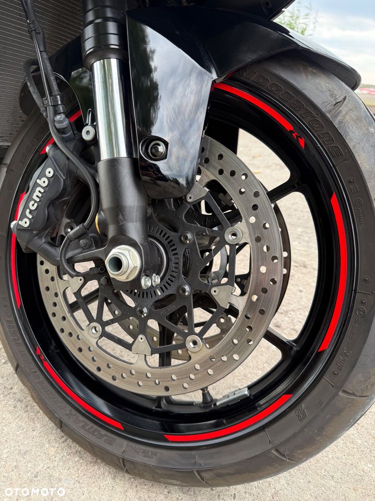 Suzuki GSX-R - 8