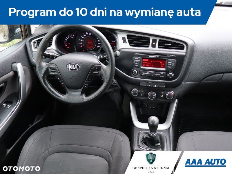 Kia Ceed - 8