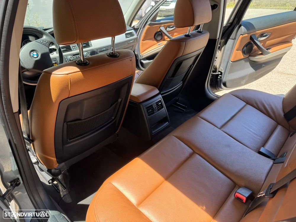 BMW 320 d EfficientDynamics - 8