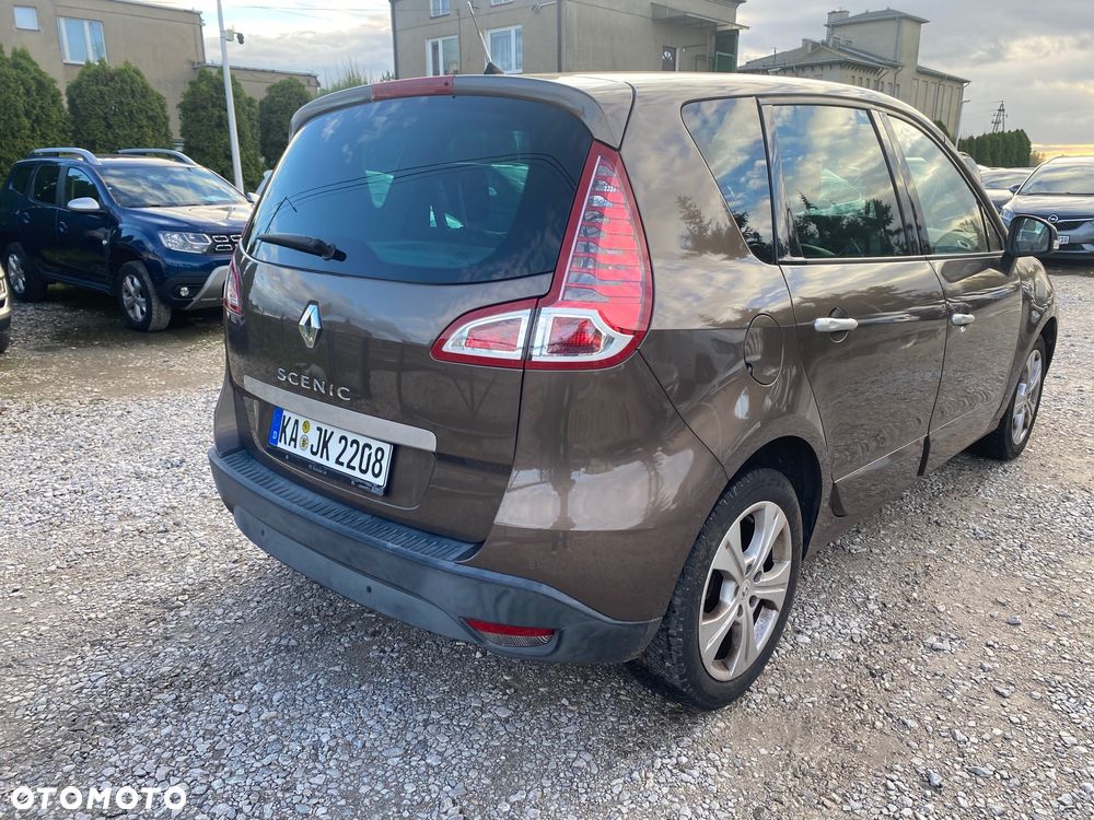 Renault Scenic 1.6 16V 110 Authentique - 12