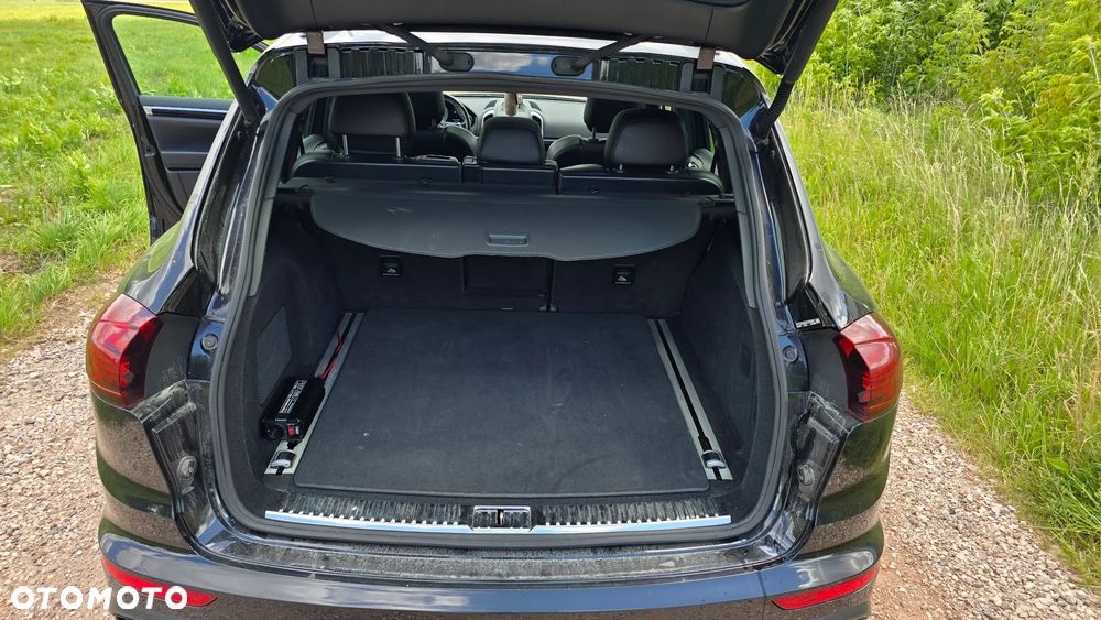 Porsche Cayenne S Platinum Edition - 13