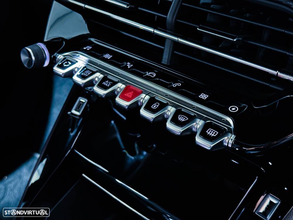 Peugeot e-2008 50 kWh GT - 37