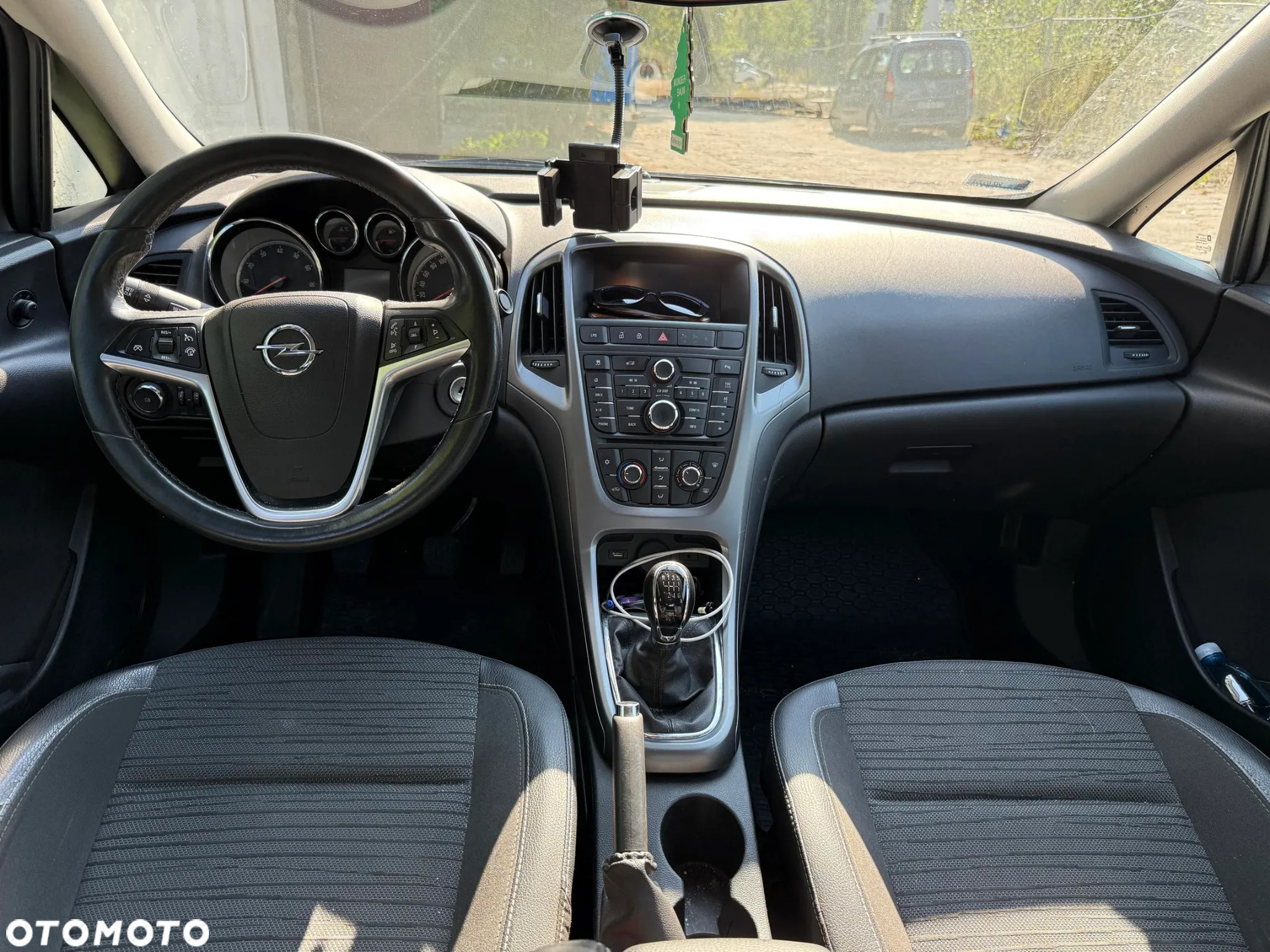 Opel Astra IV 1.4 T Business EU6 - 4
