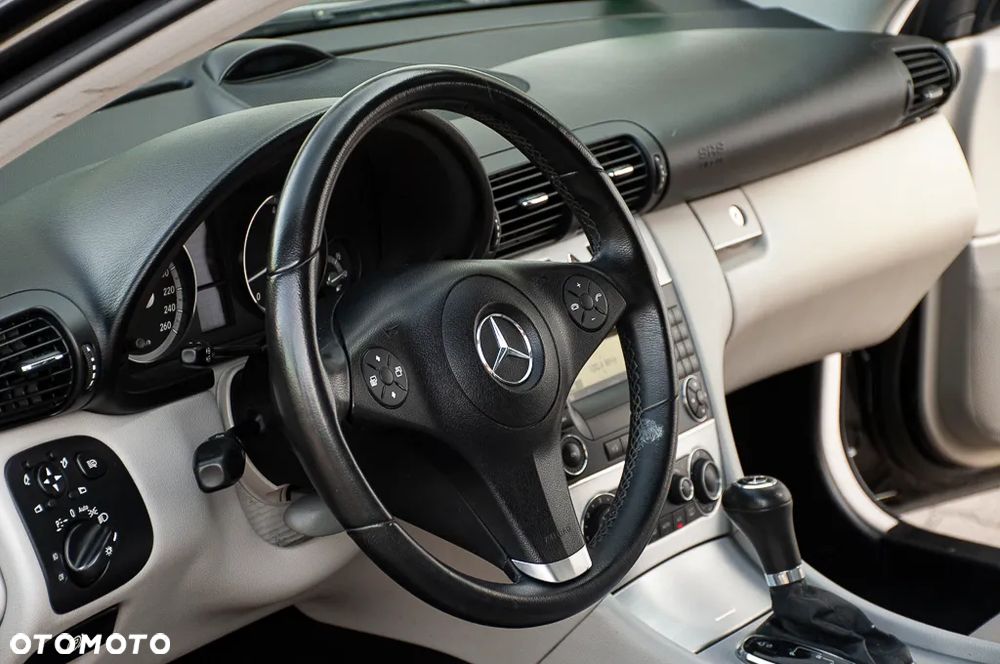 Mercedes-Benz CLC - 24