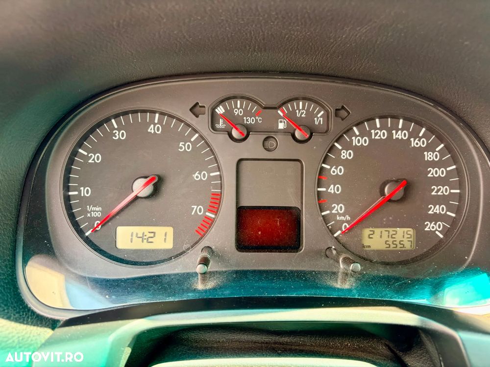 Volkswagen Golf 1.6 Comfortline - 6