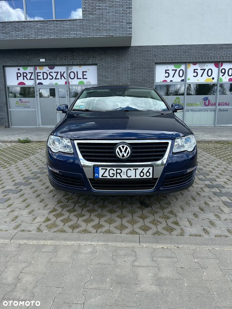 Volkswagen Passat 2.0 FSI Comfortline - 1