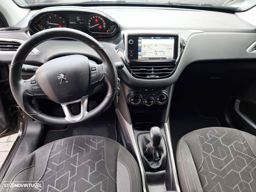 Peugeot 2008 1.6 BlueHDi Style - 8