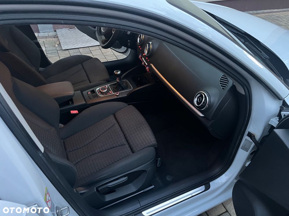 Audi A3 Sportback 2.0 TDI Ambiente - 20