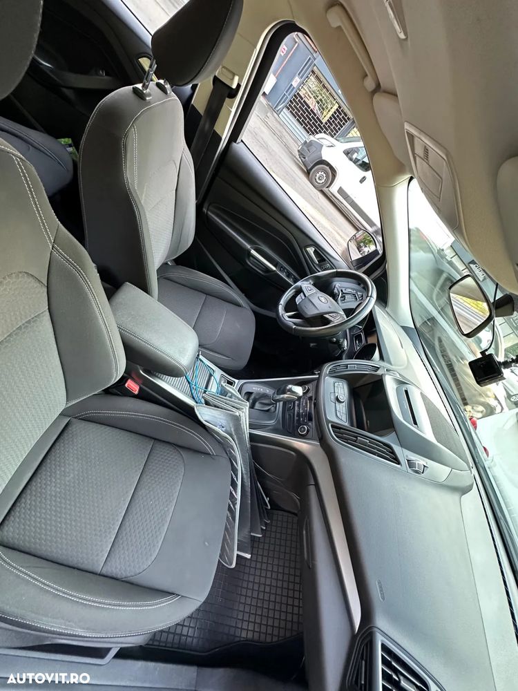 Ford Kuga - 4