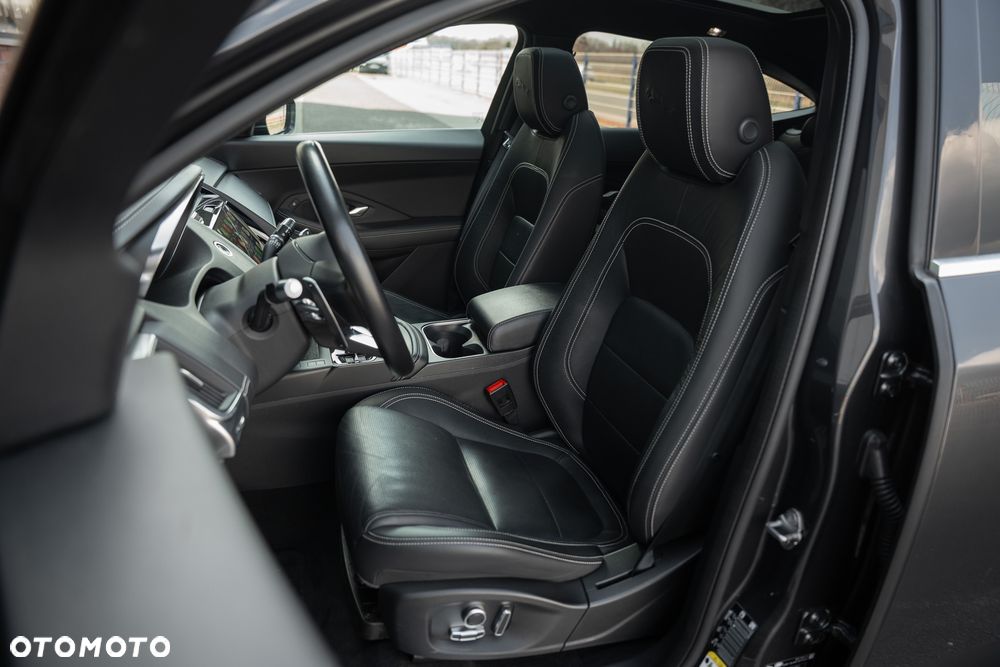 Jaguar E-Pace D200 AWD R-Dynamic SE - 25
