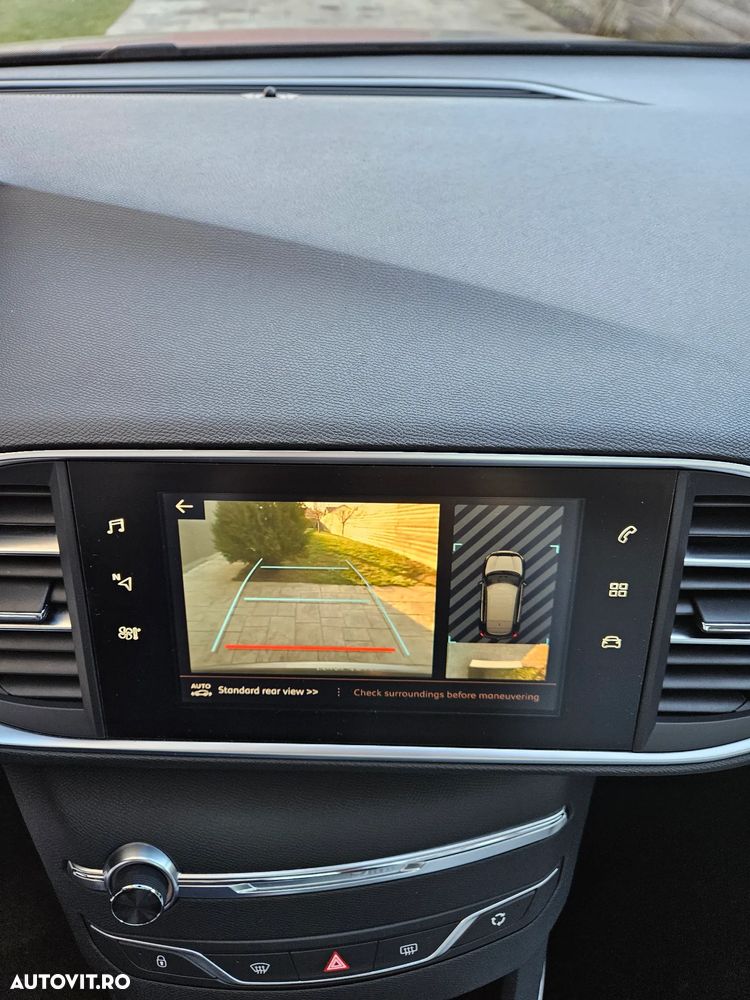 Peugeot 308 1.2 L PureTech Turbo Allure - 21