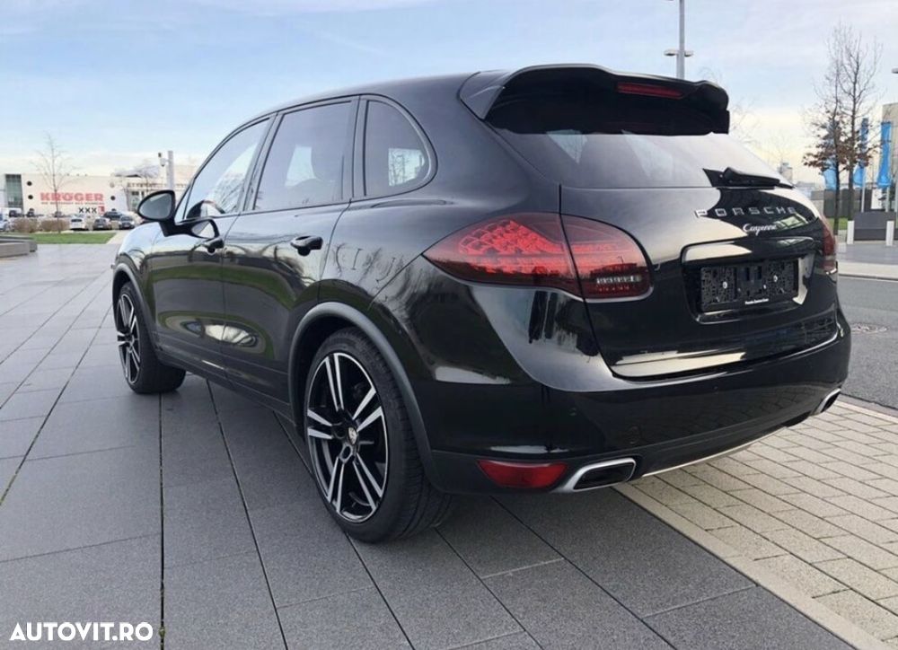 Porsche Cayenne Platinum Edition - 3