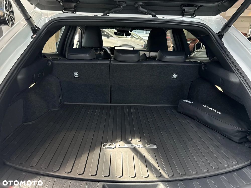 Lexus UX - 13