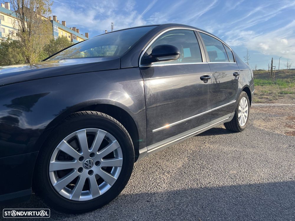 VW Passat 2.0 TDI Confortline - 3