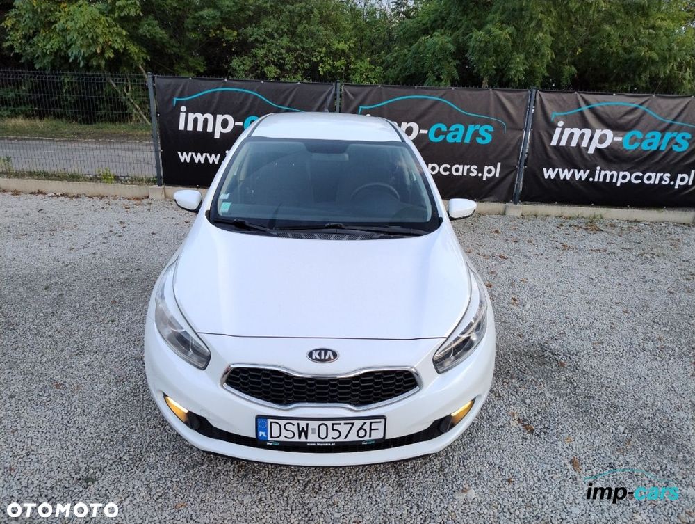 Kia Ceed - 11