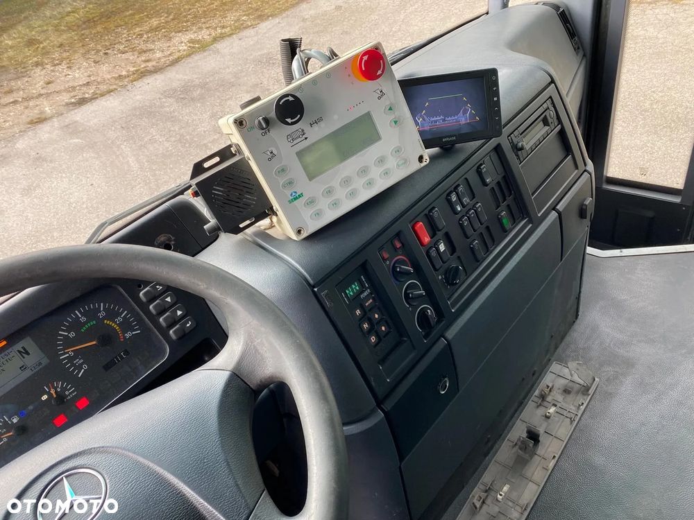 Mercedes-Benz Econic śmieciarka z wagą ZOELLER Semat 16m3 EURO 5 - 10