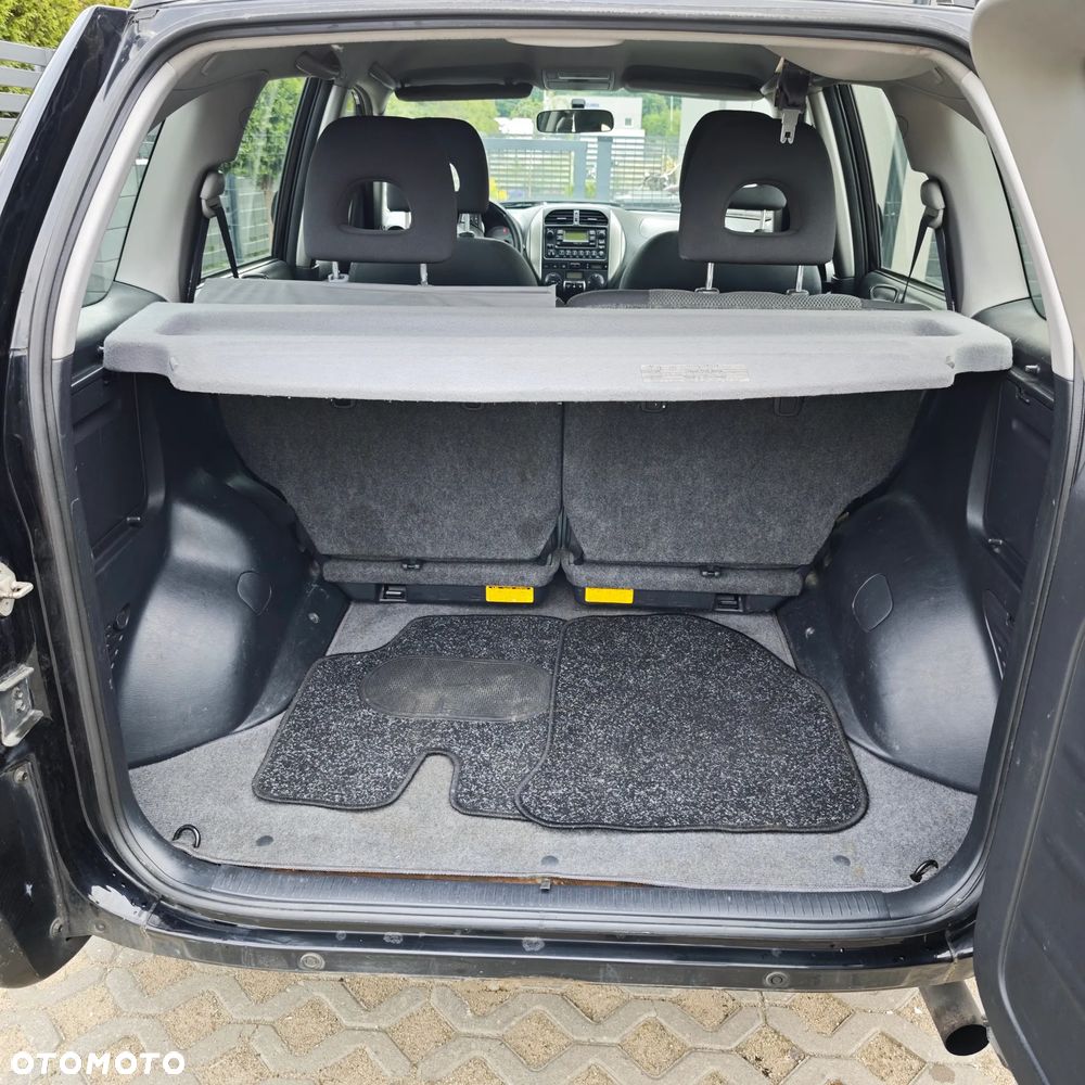 Toyota RAV4 2.0 D-4D 4x4 - 11